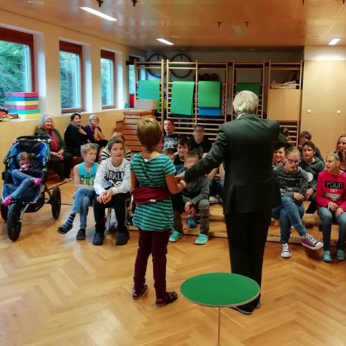 Zauberer Wunderbaldinger hat uns alle verzaubert