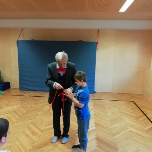 Zauberer Wunderbaldinger hat uns alle verzaubert