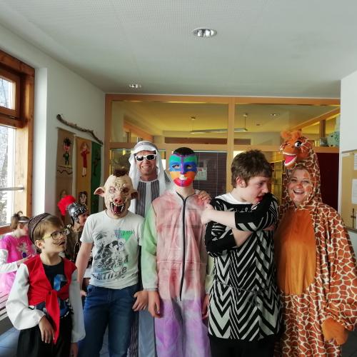  Am Faschingsdienstag ging es rund in unserer Schule!