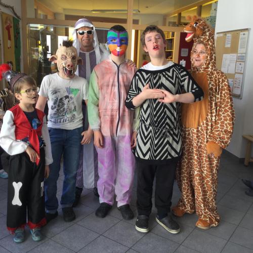  Am Faschingsdienstag ging es rund in unserer Schule!