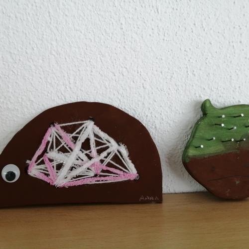 Igel und Kastanien