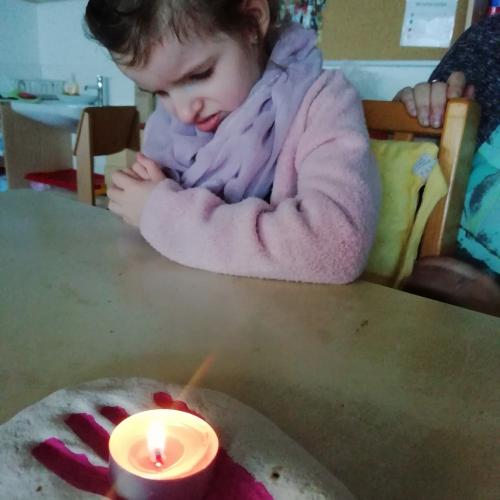 Religionsunterricht, Lichterfeier, Wir sind in Gottes Hand