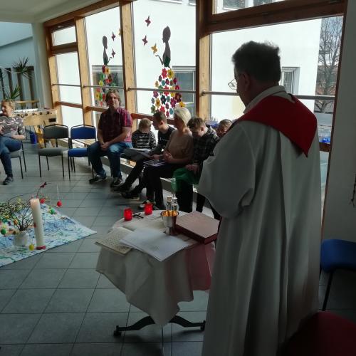 Ostermesse mit Pater Erich